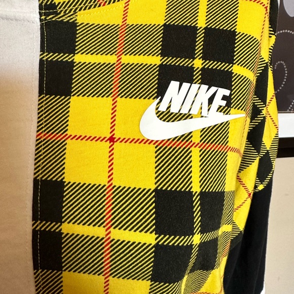Nike long sleeve tee with different plaids. Size medium - Picture 2 of 7